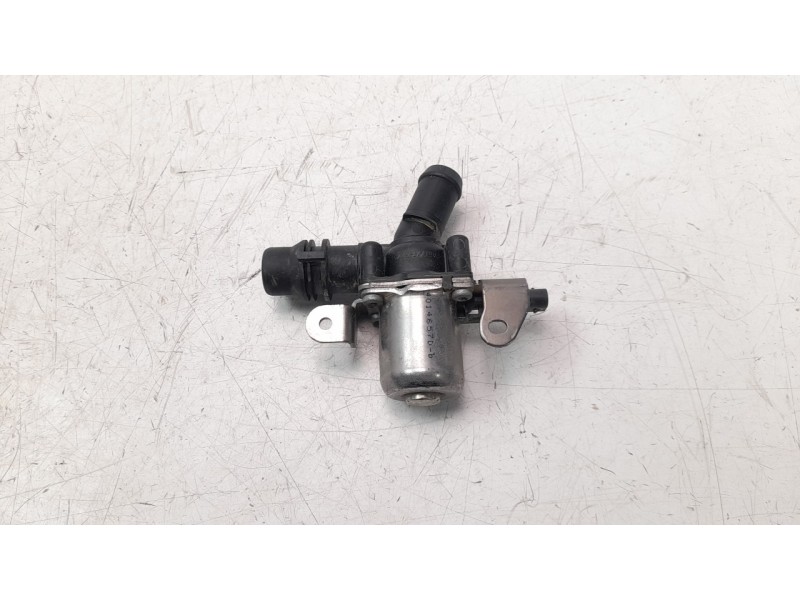 Recambio de bomba agua para volvo xc60 referencia OEM IAM 32222660  