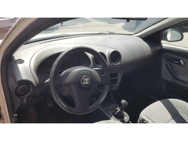 seat ibiza (6l1) del año 2004