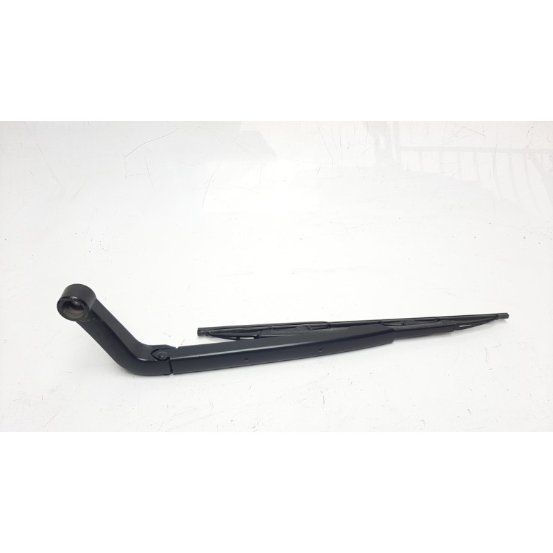 Recambio de brazo limpia trasero para land rover discovery 4 3.0 td v6 cat referencia OEM IAM DKB500690  