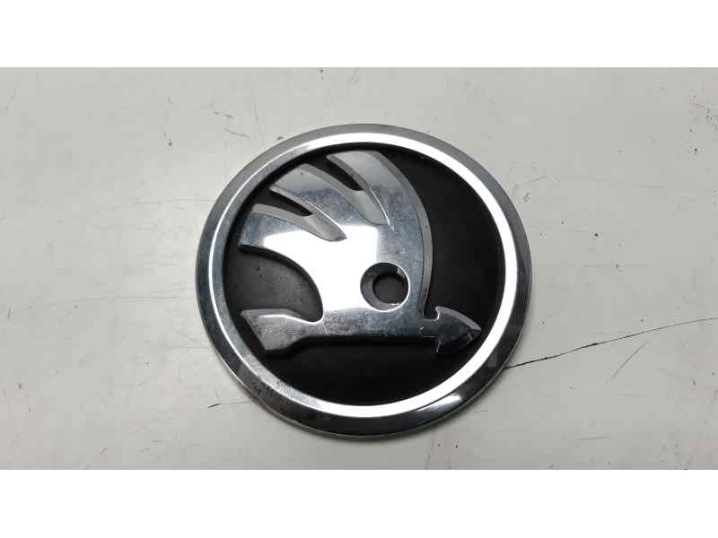 Recambio de molduras delanteras para skoda octavia lim. (5e3) rs referencia OEM IAM 5JA853621  