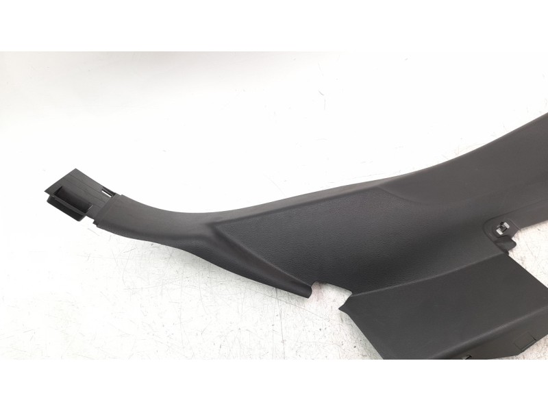 Recambio de moldura para audi q7 4mg referencia OEM IAM 4M0867768F4PK  