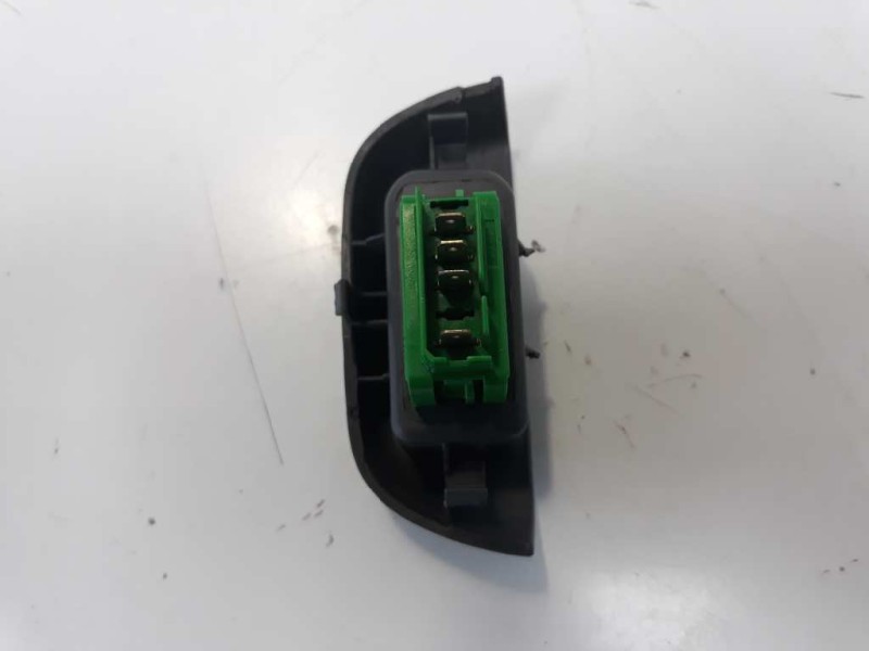 Recambio de mando elevalunas delantero izquierdo para toyota aygo (kgb/wnb) city referencia OEM IAM 848100H010  