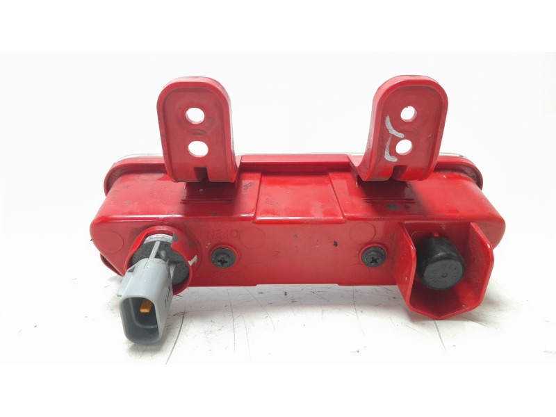 Recambio de piloto trasero central para hyundai ioniq referencia OEM IAM 92405G2100  