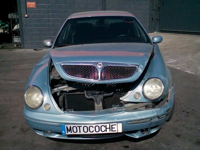 lancia lybra berlina del año 1999