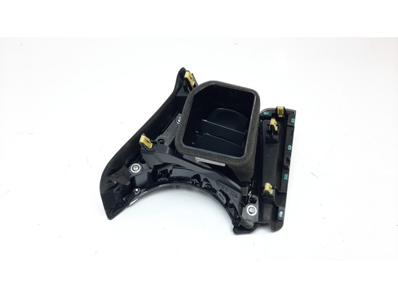 Recambio de rejilla aireadora para mazda 3 berlina (bp) referencia OEM IAM BDGF64830  