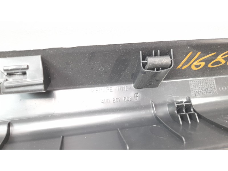 Recambio de moldura para audi q7 4mg referencia OEM IAM 4M0867608F  