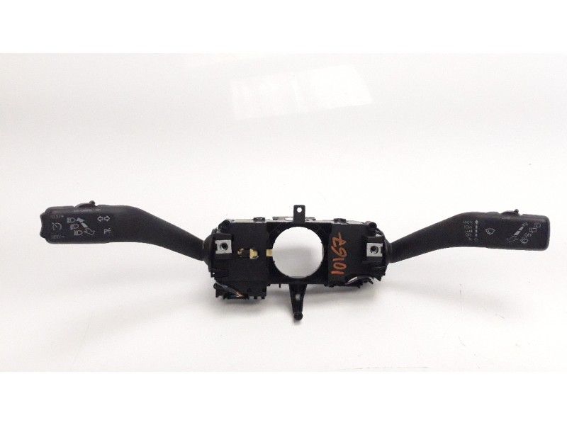 Recambio de mando multifuncion para skoda spaceback (5h) ambition referencia OEM IAM 6RA953501K  