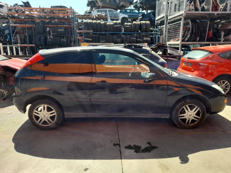 ford focus berlina (cak) del año 2001