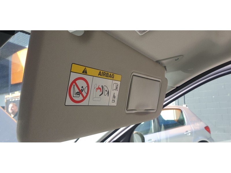 Recambio de parasol derecho para land rover discovery sport hse referencia OEM IAM LR060407  