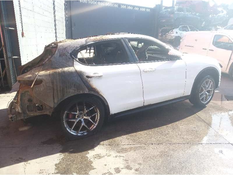 alfa romeo stelvio (630) del año 2018