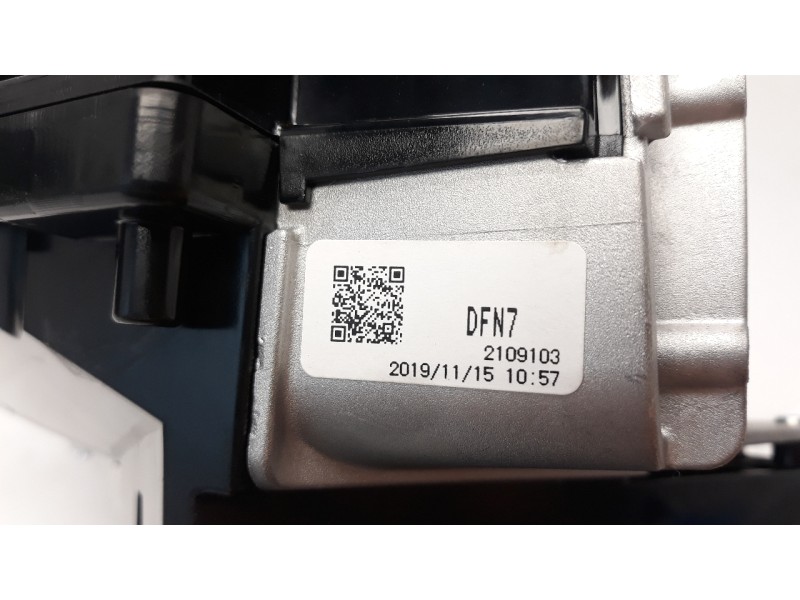 Recambio de pantalla multifuncion para mazda cx-30 referencia OEM IAM DFN72114813  