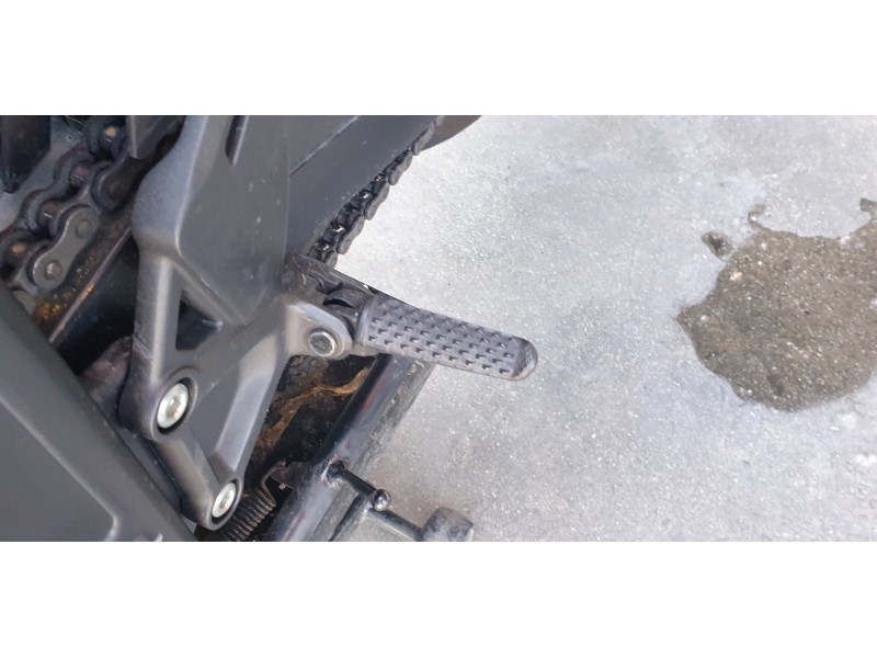 Recambio de estribo para honda cb 650r cb 650r referencia OEM IAM 50700MKND5  
