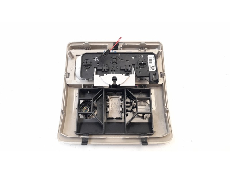 Recambio de luz interior para land rover discovery 4 3.0 td v6 cat referencia OEM IAM CH2213704AA  