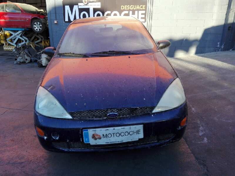 ford focus berlina (cak) del año 2000