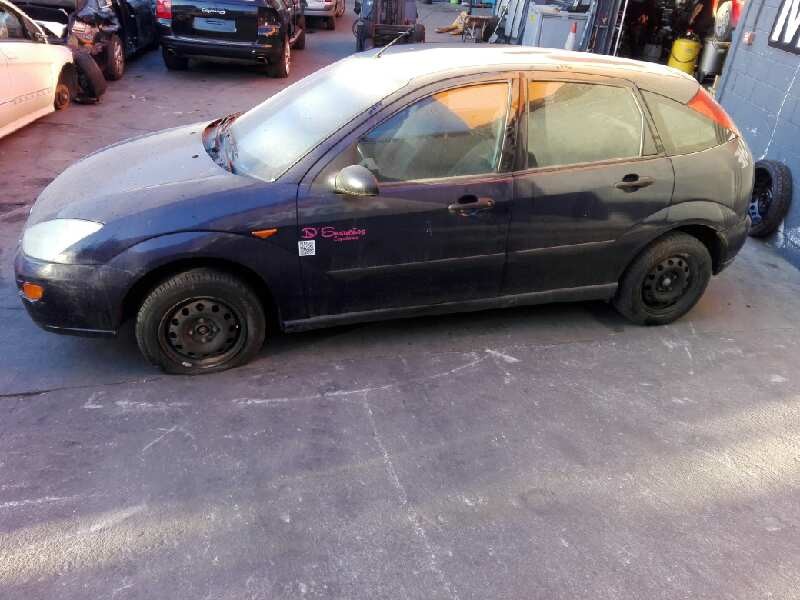ford focus berlina (cak) del año 2000
