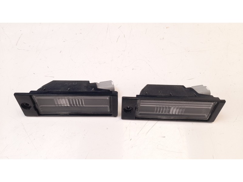 Recambio de piloto matricula para kia xceed 1.0 tgdi cat referencia OEM IAM 925012J000  