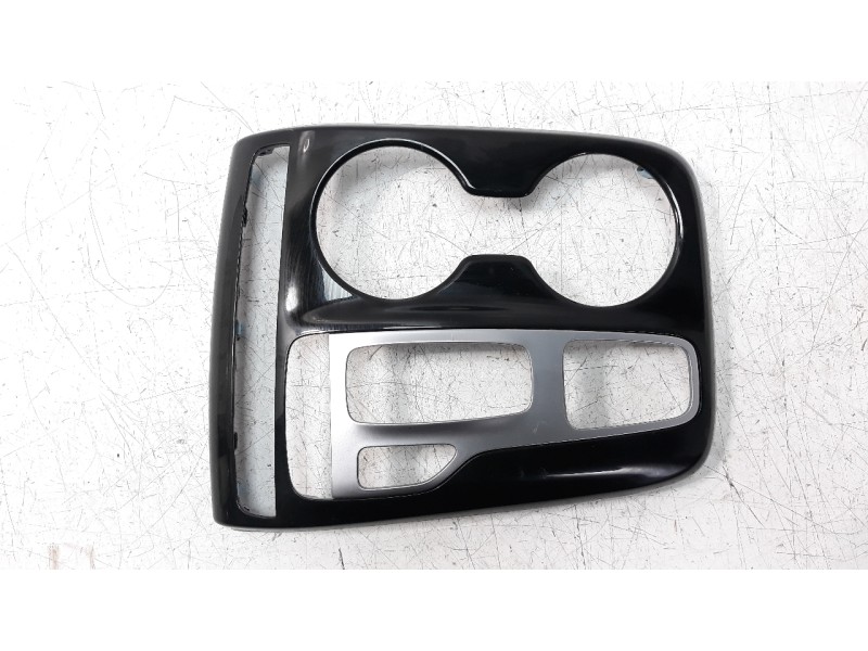 Recambio de moldura para hyundai tucson referencia OEM IAM 84651N7100  