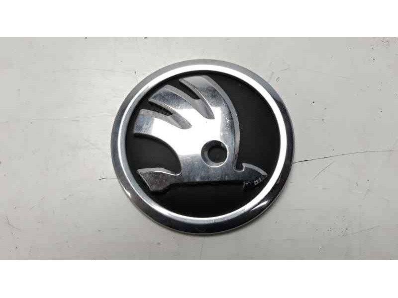 Recambio de molduras traseras para skoda octavia lim. (5e3) rs referencia OEM IAM 5JA853621  