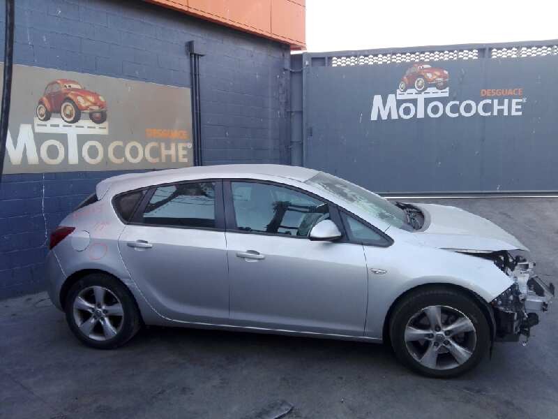 opel astra j lim. del año 2011