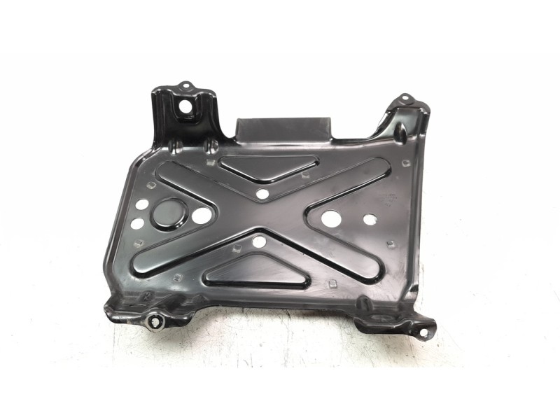 Recambio de cubrecarter para audi q7 4mg referencia OEM IAM 4M0825911A  