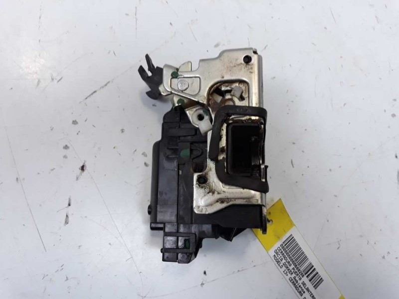 Recambio de cerradura puerta delantera derecha para dacia dokker stepway referencia OEM IAM   