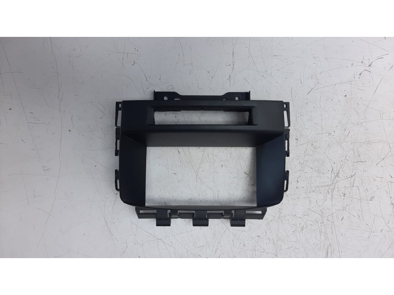 Recambio de moldura para opel astra j lim. 1.6 cdti dpf referencia OEM IAM 13562615  
