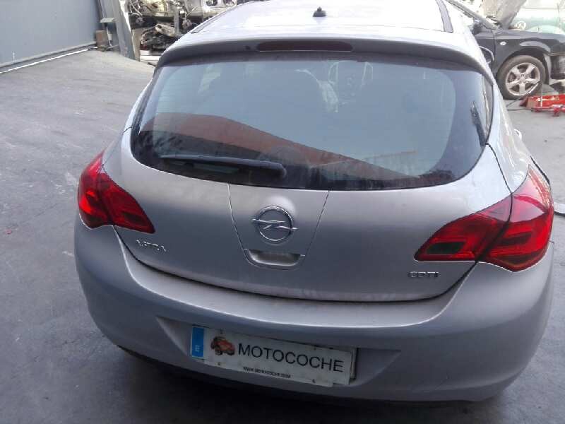 opel astra j lim. del año 2011