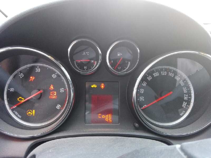 opel astra j lim. del año 2011