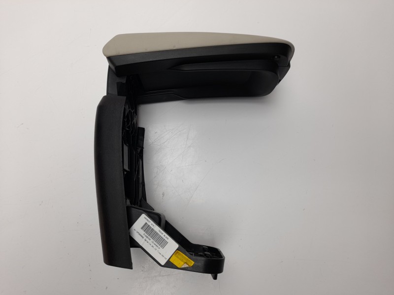 Recambio de apoyabrazos central para volvo v40 kinetic referencia OEM IAM 31366331  