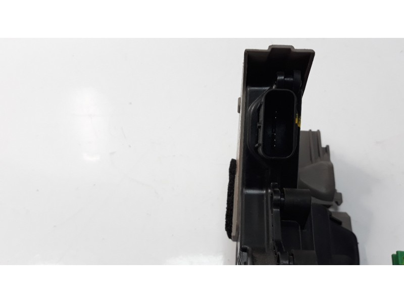 Recambio de cerradura puerta delantera izquierda para kia ceed 1.4 cat referencia OEM IAM 81310J7010  