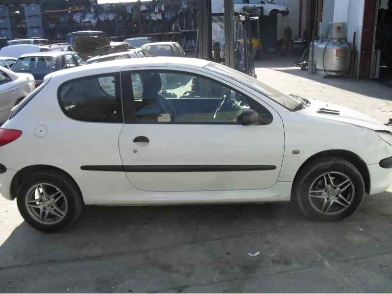 peugeot 206 berlina del año 2001