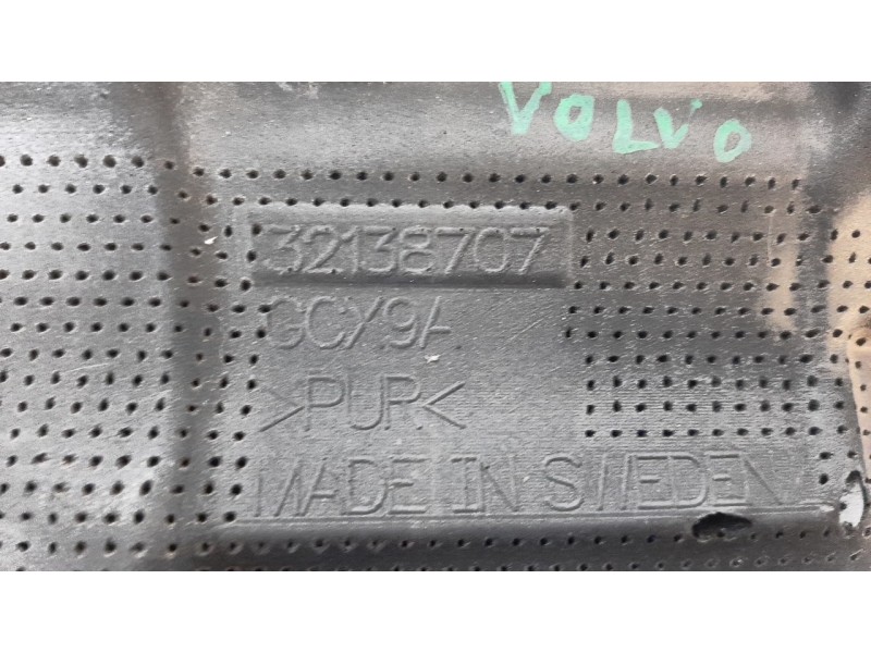 Recambio de tapa motor para volvo v60 familiar 2.0 diesel cat referencia OEM IAM 32138707  