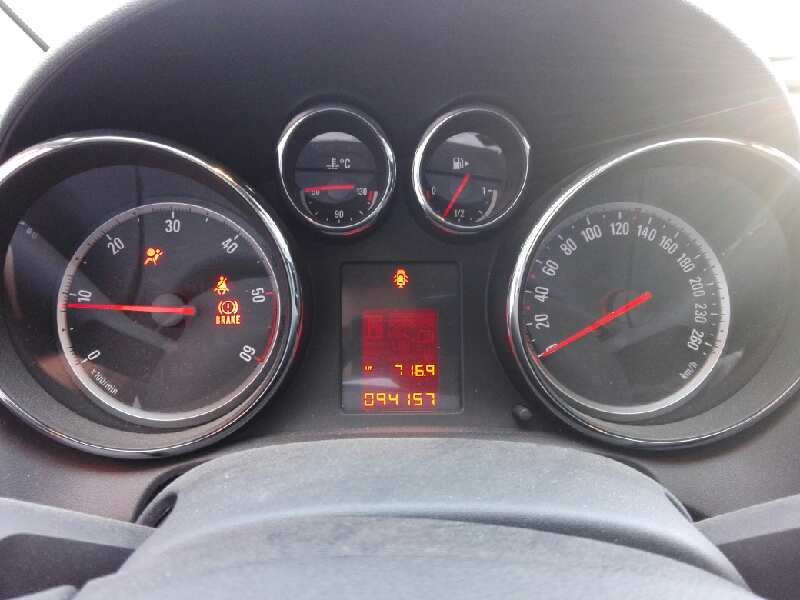 opel astra j lim. del año 2011