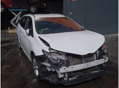 toyota auris touring sports (e18) del año 2014 2