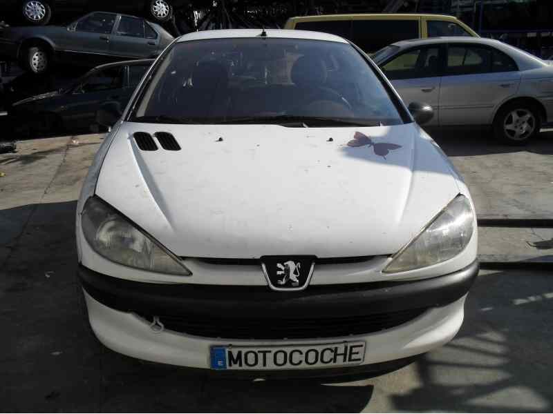 peugeot 206 berlina del año 2001