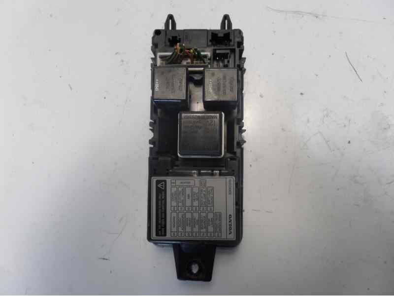 Recambio de caja reles / fusibles para volvo v40 familiar 1.6 referencia OEM IAM 30662309 3L020333 9285
