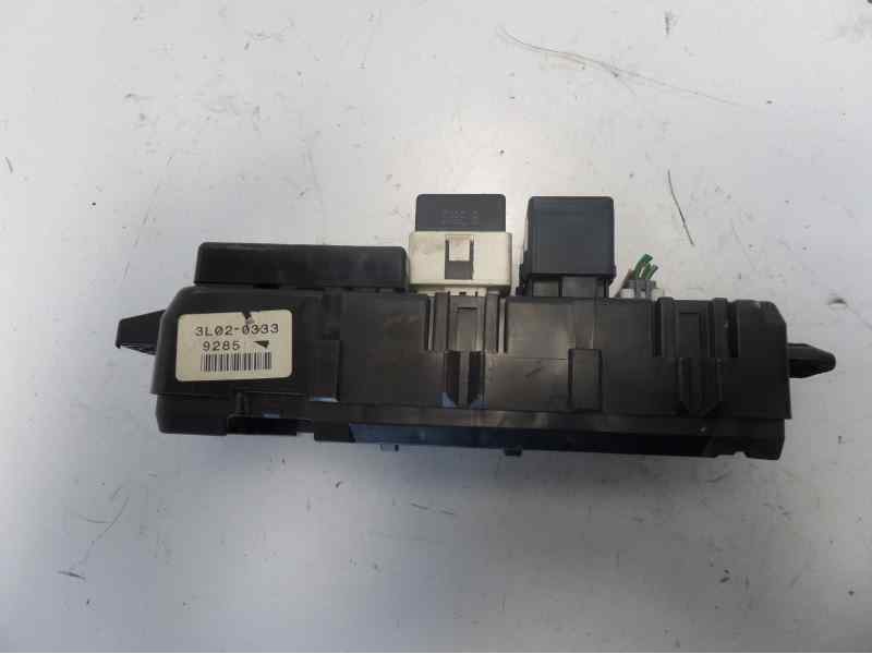 Recambio de caja reles / fusibles para volvo v40 familiar 1.6 referencia OEM IAM 30662309 3L020333 9285