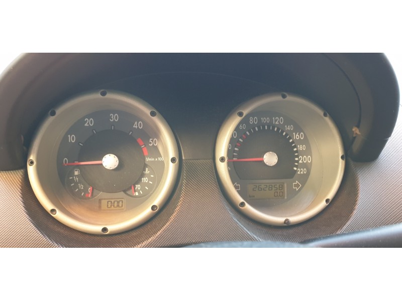 volkswagen polo berlina (6n2) del año 2000