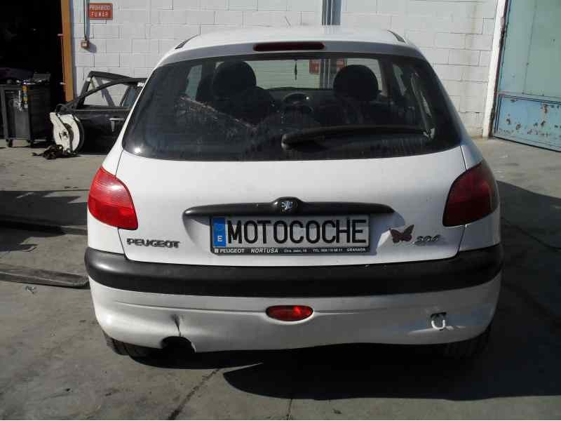 peugeot 206 berlina del año 2001