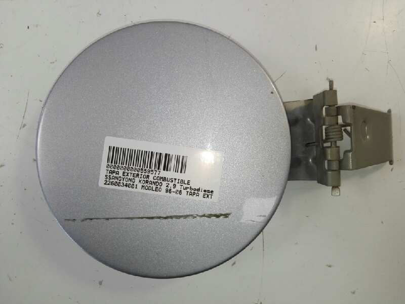 Recambio de tapa exterior combustible para ssangyong korando 2.9 turbodiesel cat referencia OEM IAM 2260034001  