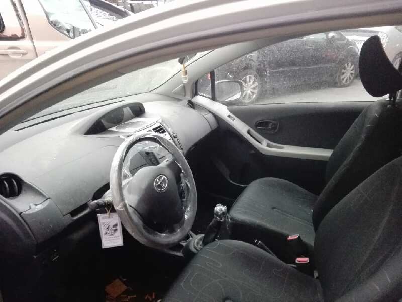 toyota yaris del año 2009