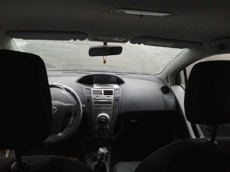 toyota yaris del año 2009