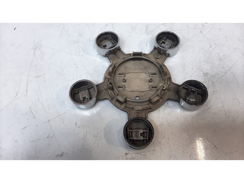 Recambio de tapacubos para audi a3 sportback (8vf) referencia OEM IAM 8R0601165  