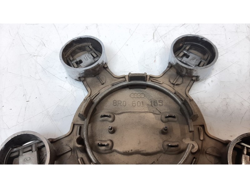 Recambio de tapacubos para audi a3 sportback (8vf) referencia OEM IAM 8R0601165  