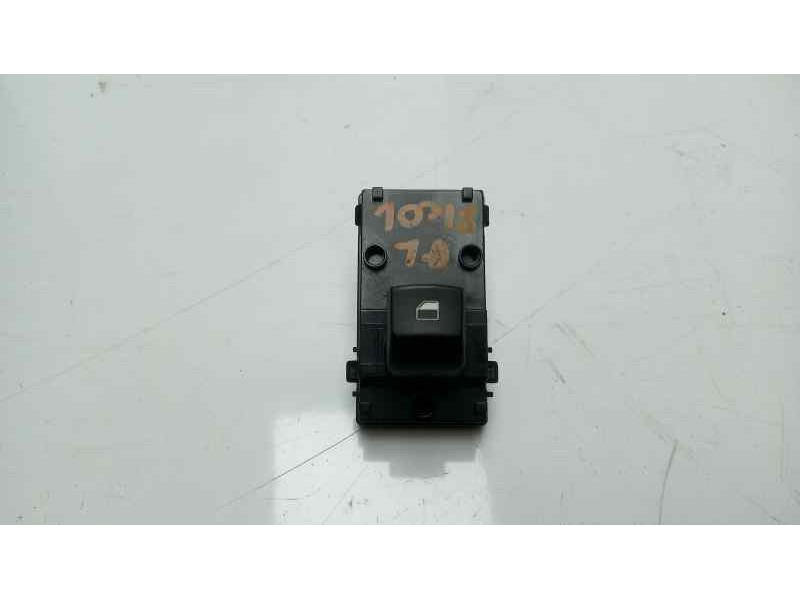 Recambio de mando elevalunas trasero derecho para kia ceed 1.4 cat referencia OEM IAM 40B5221500  