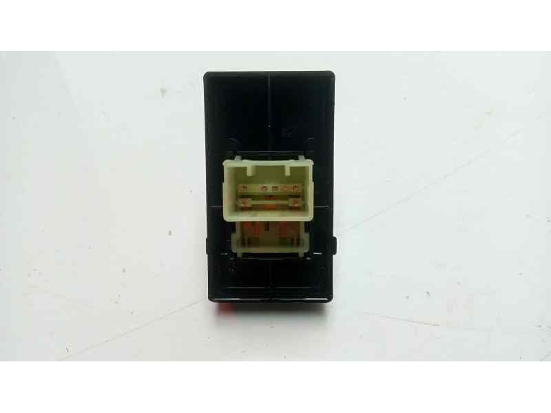 Recambio de mando elevalunas trasero derecho para kia ceed 1.4 cat referencia OEM IAM 40B5221500  