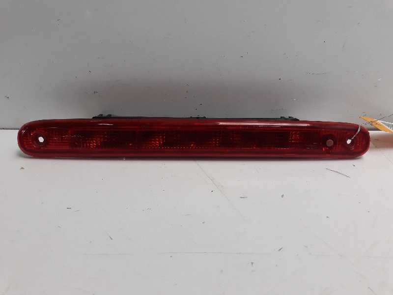 Recambio de luz central de freno para toyota aygo (kgb/wnb) básico referencia OEM IAM 815700H010  