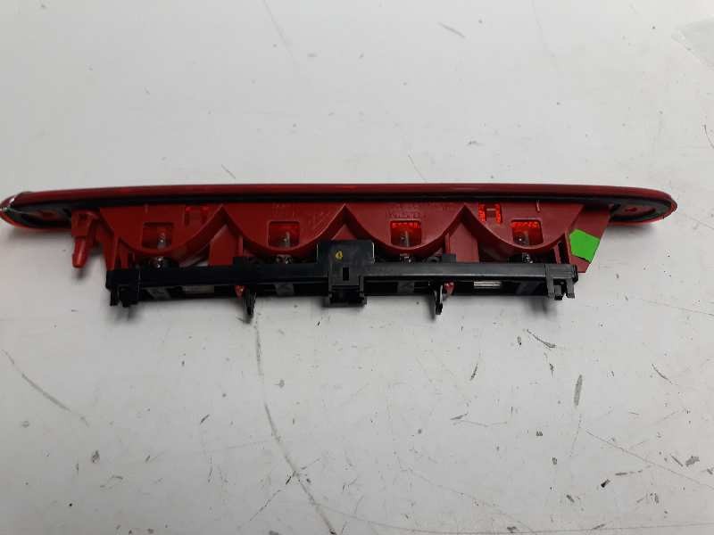 Recambio de luz central de freno para toyota aygo (kgb/wnb) básico referencia OEM IAM 815700H010  