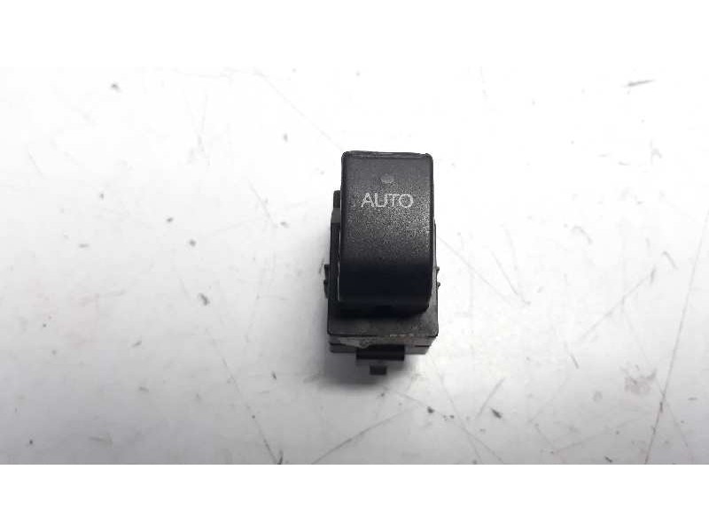 Recambio de mando elevalunas delantero derecho para toyota corolla (e12) 2.0 d-4d linea luna berlina referencia OEM IAM  8481002