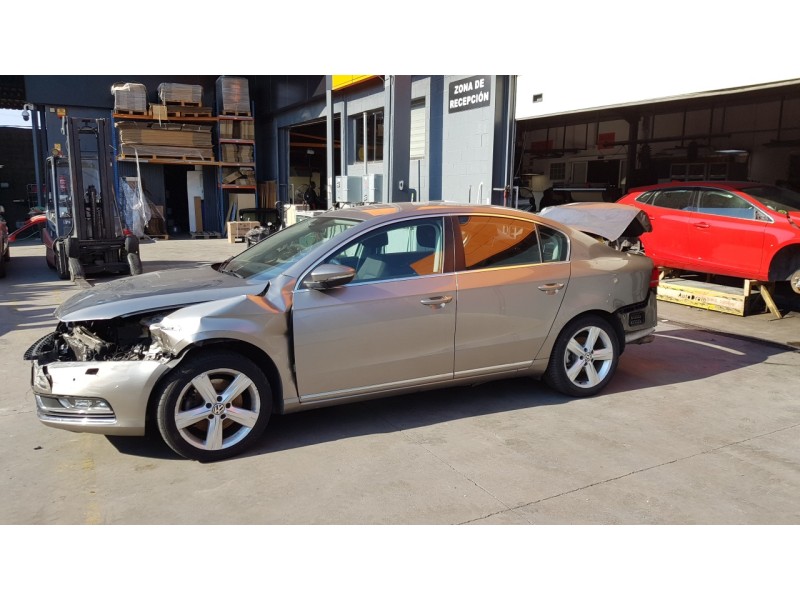 volkswagen passat lim. (362) del año 2014